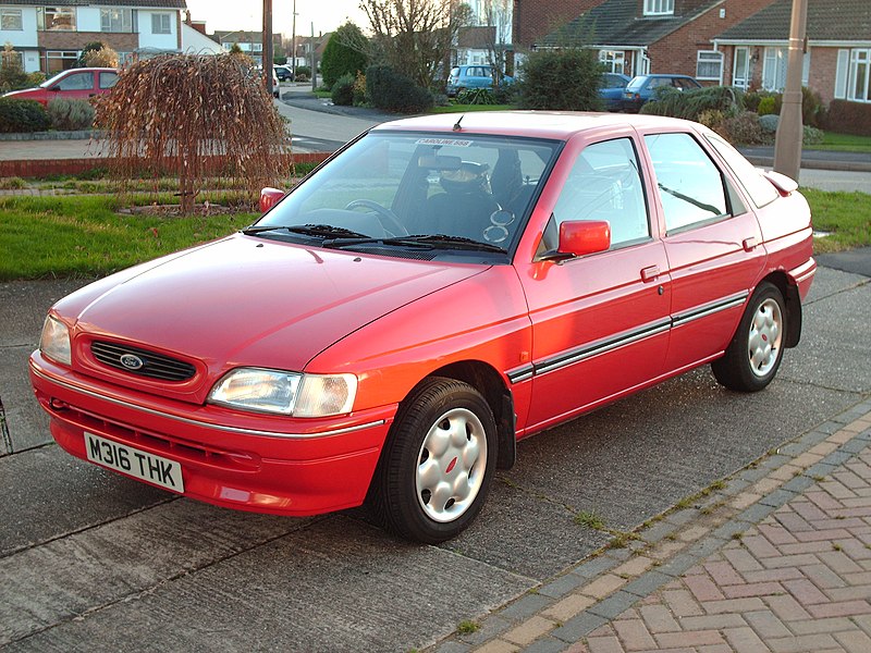 800px-Escort_Mk5b.jpg