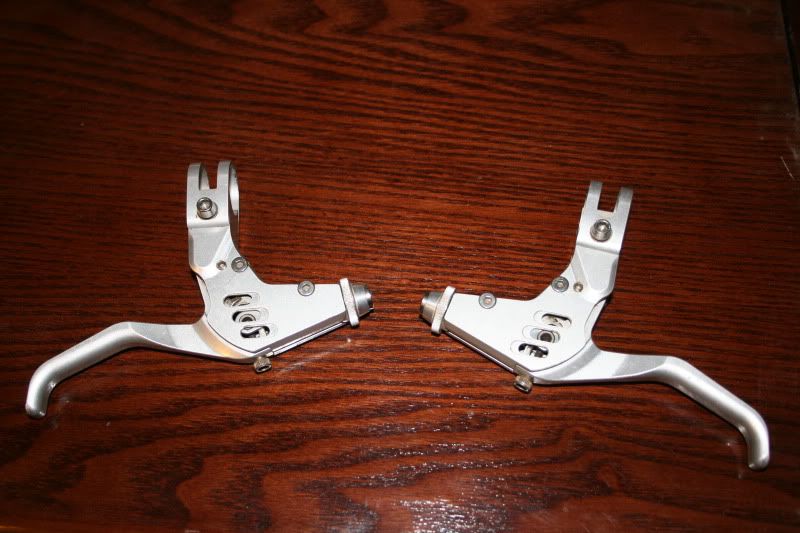 levers003.jpg