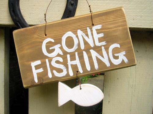 gone_fishing_sign.jpg